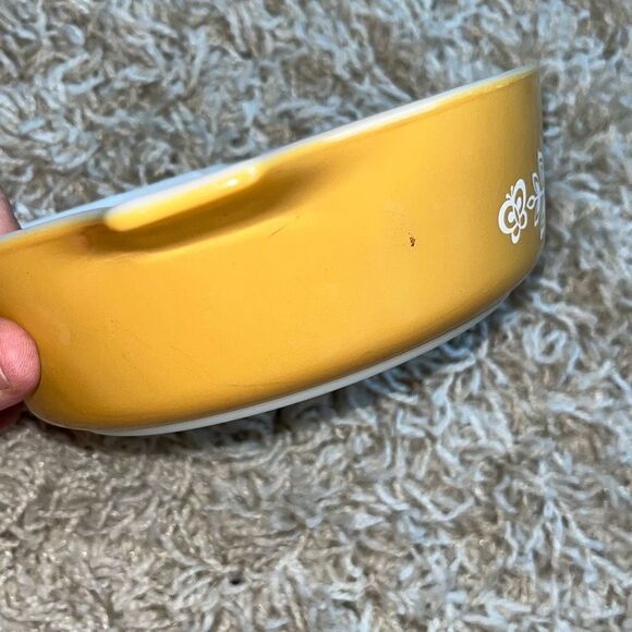 Vintage Pyrex "Gold Butterfly" Lidless Small Casserole Dish - Picture 7 of 10